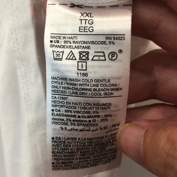 White Old Navy t-shirt. XXL - Picture 3 of 3